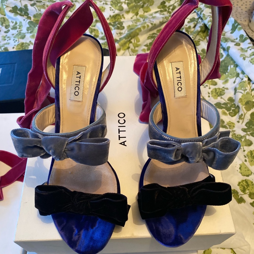 Attico velvet bow sandal